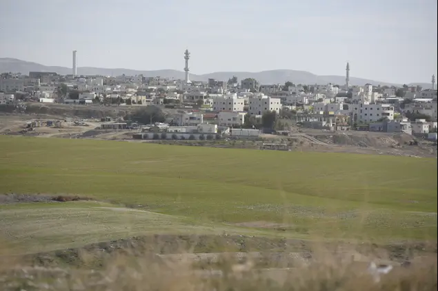 ישוב בדואי ברהט (ראובן קסטרו)
