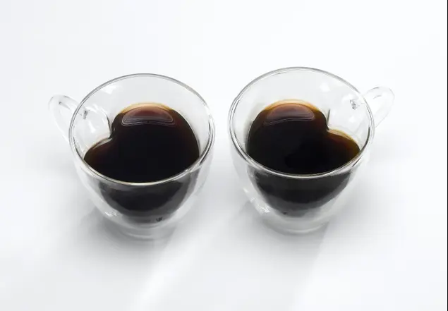 זוג כוסות לב של H&O, מחיר 49.90 שקלים (יח"צ , ישראל כהן)