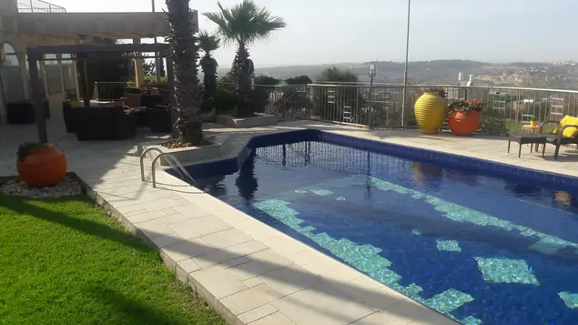 צימר בראש ההר מירי לוי התנחלות נופים (מערכת וואלה! , זיו ריינשטיין)