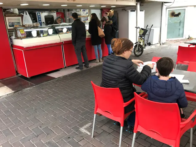 בונז'ור סנדביץ' טוניסאי (קובי רובין)