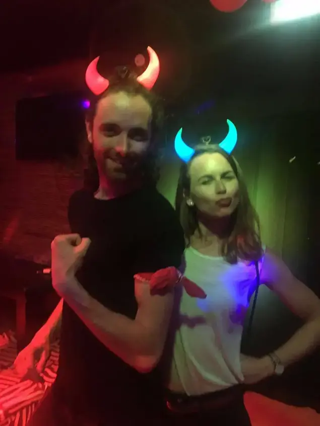 פלוריס בסמס תייר מדור ביקורת דרכונים (באדיבות המצולמים)