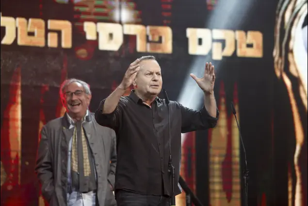 שלמה בראבא זוכה בפרס השחקן הטוב ביותר בסדרת דרמה על תפקידו ב"אורי ואלה" בטקס פרסי הטלוויזיה (מגד גוזני)