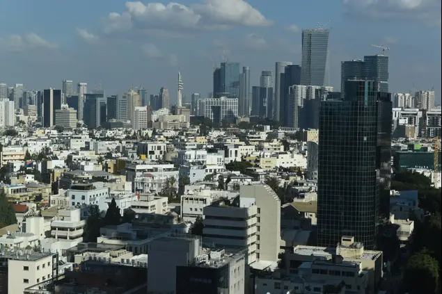 בניינים בתל אביב. מרץ 2017 (ראובן קסטרו)