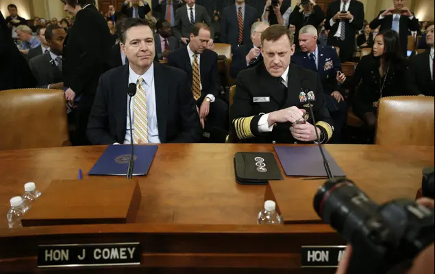 ראש ה-FBI ג'יימס קומי וראש ה-NSA מייק רוג'רס בשימוע בקונגרס, 20 במרץ 2017 (רויטרס)