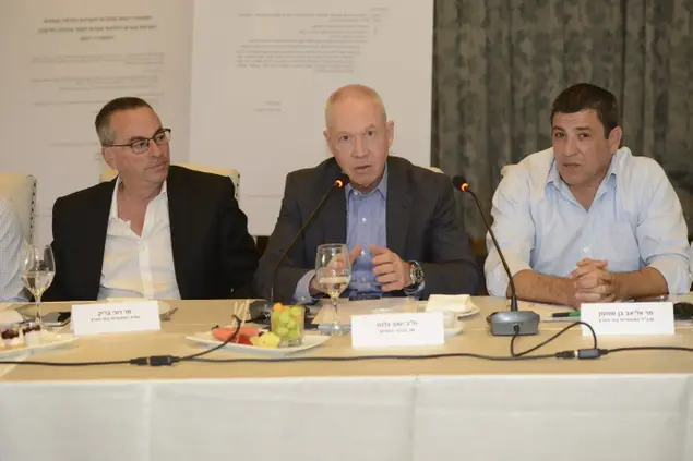 מנכ"ל התאחדות בוני הארץ אליאב בן שמעון (יח"צ , חורחה נובומינסקי)