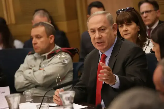 ראש הממשלה כעת בוועדה לביקורת המדינה בעניין צוק איתן 19 באפריל 2017 (תצפית TPS , הלל מאיר)