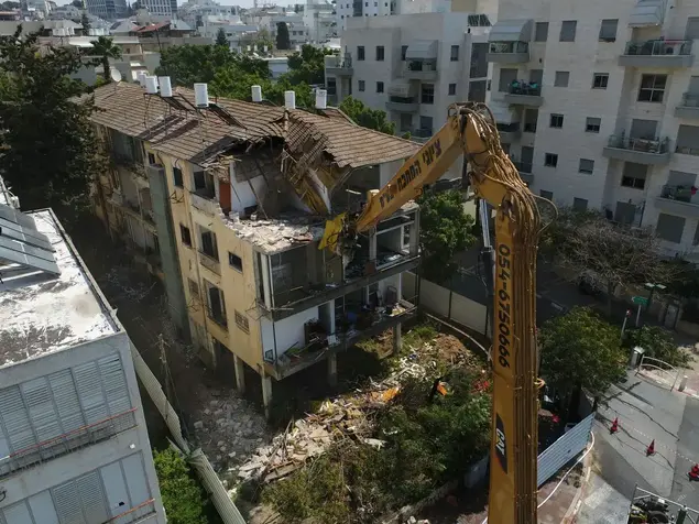 תמ"א 38 פרויקט קק"ל פרויקט קקל גבעתיים נדלן נדל"ן הריסה ובנייה (יח"צ , סקיילנס)