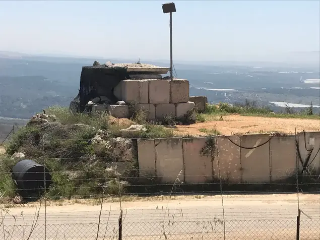 מוצב של צה"ל שנראה בסיור של חיזבאללה לאורך גבול לבנון וישראל, 20 באפריל 2017 (צילום מסך , טוויטר)