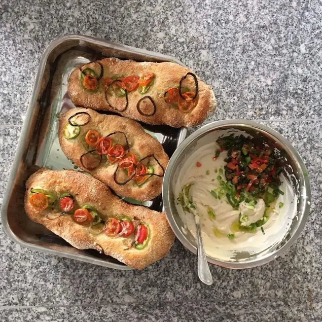 באנה (מערכת וואלה! NEWS , חנוך שכטר)