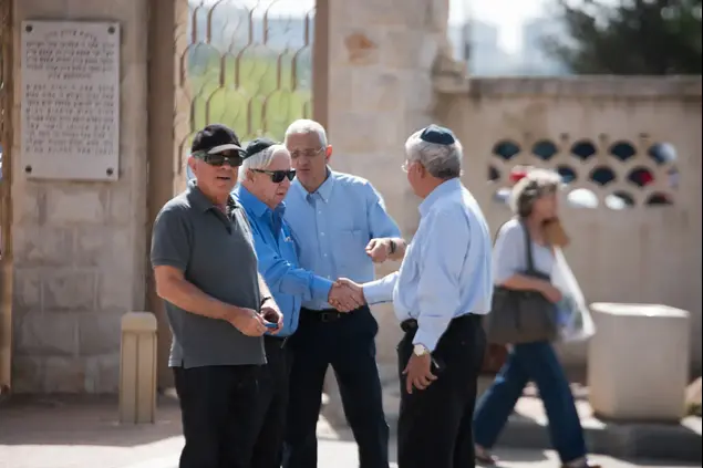 הלוויית משה ורדי (ניב אהרונסון)