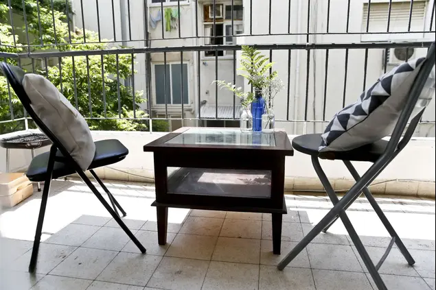 המרפסת צפויה לעבור מקצה שיפורים לקראת הקיץ (מגד גוזני)
