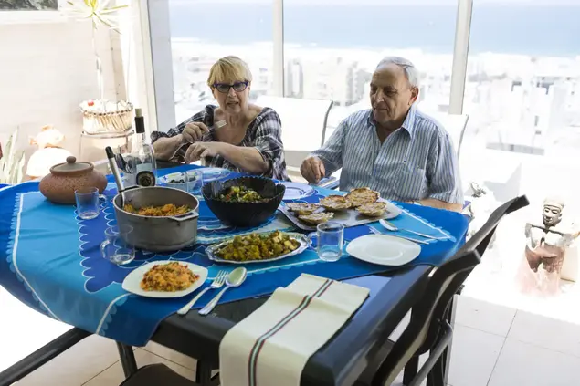 סלט ארטישוק אלג'יראי עם תפוזים (יח"צ , אלון מסיקה)
