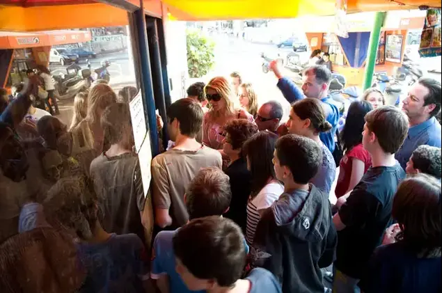 תחפושת פורים של חנות " זמיר טריקים", רמת גן (נמרוד סונדרס)