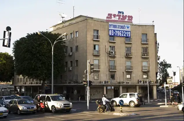 בית מעריב (נמרוד סונדרס)