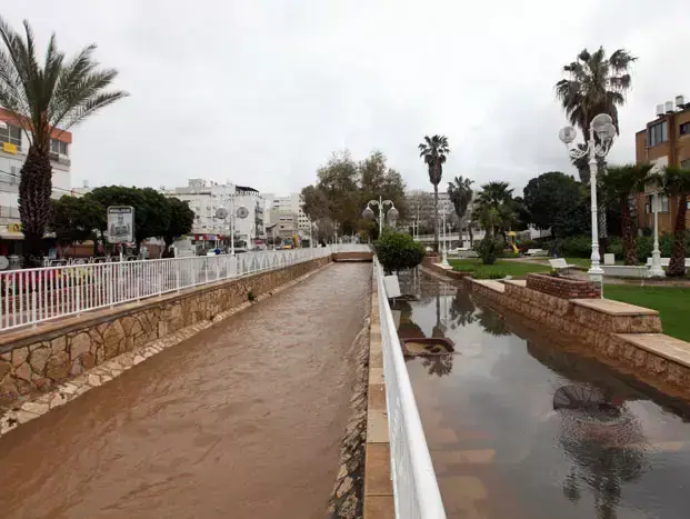 שיטפונות בנהר הגעתון בנהריה בעקבות הגשם, אפריל 2011 (ג'יני) שיטפונות בנהר הגעתון בנהריה בעקבות הגשם, אפריל 2011 (ג'יני)