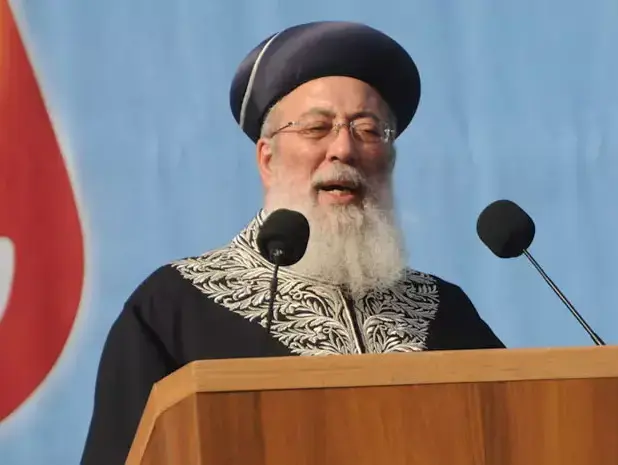 הרב הראשי הספרדי לישראל, שלמה עמאר בפתיחת טקס יום הזיכרון בגבעת התחמושת, אפריל 2011 (עומר מירון) הרב הראשי הספרדי לישראל, שלמה עמאר בפתיחת טקס יום הזיכרון בגבעת התחמושת, אפריל 2011 (עומר מירון)