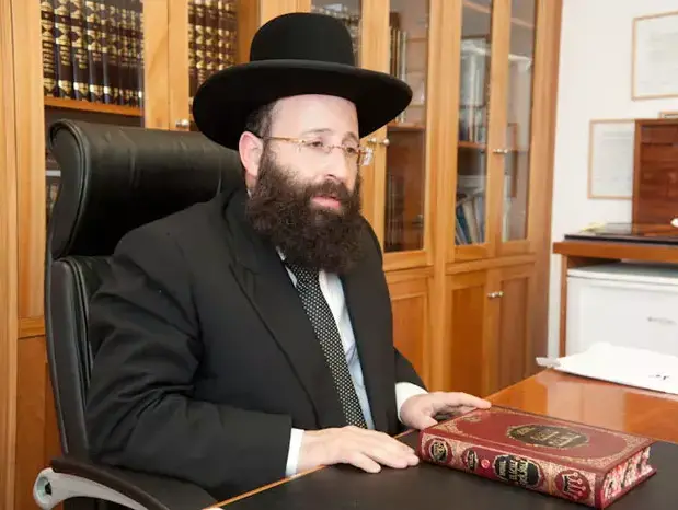 רב הכותל והמקומות הקדושים שמואל רבינוביץ', יוני 2011 (עומר מירון) רב הכותל והמקומות הקדושים שמואל רבינוביץ', יוני 2011 (עומר מירון)