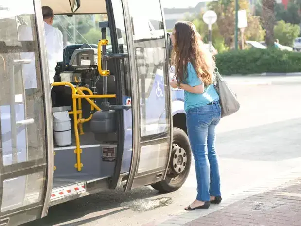 רפורמת האוטובוסים נכנסת לפעולה בתחילת חודש יולי, יולי 2011 (נמרוד סונדרס) רפורמת האוטובוסים נכנסת לפעולה בתחילת חודש יולי, יולי 2011 (נמרוד סונדרס)