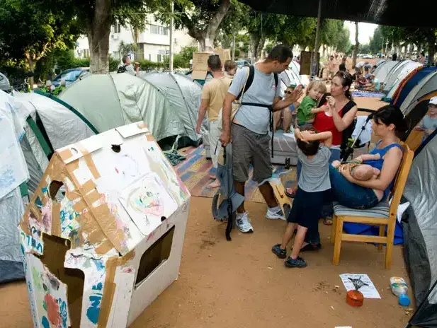 אוהלי מחאה תל אביב (נמרוד סונדרס) אוהלי מחאה תל אביב (נמרוד סונדרס)