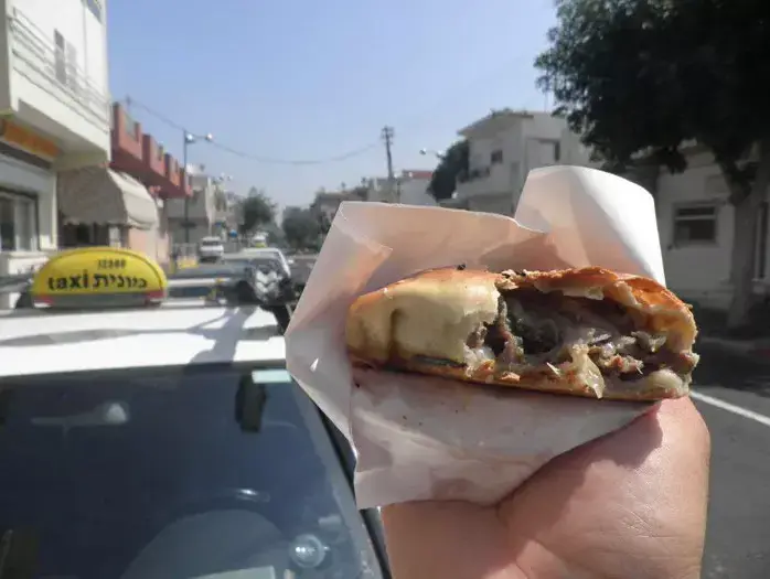 מאפיית לחם בוכרי (קובי רובין) מאפיית לחם בוכרי (קובי רובין)