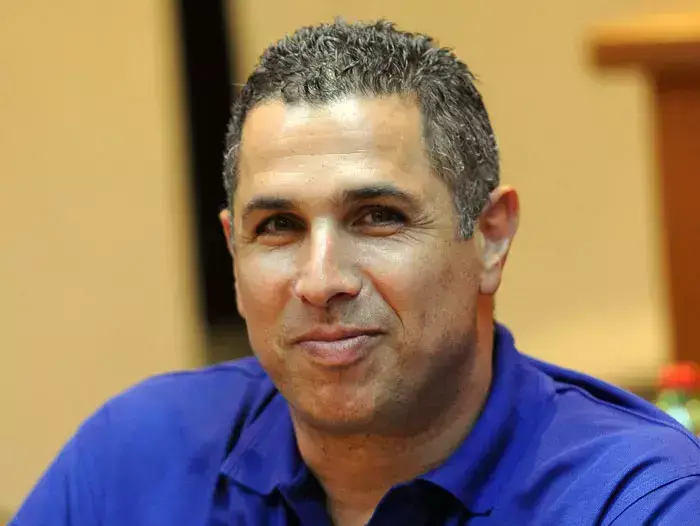 מנכ"ל הפועל חולון מוטי דניאל (ברני ארדוב) מנכ"ל הפועל חולון מוטי דניאל (ברני ארדוב)