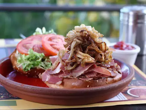 כריך קורנביף באוונגרד (יח"צ , דן פרץ) כריך קורנביף באוונגרד (יח"צ , דן פרץ)
