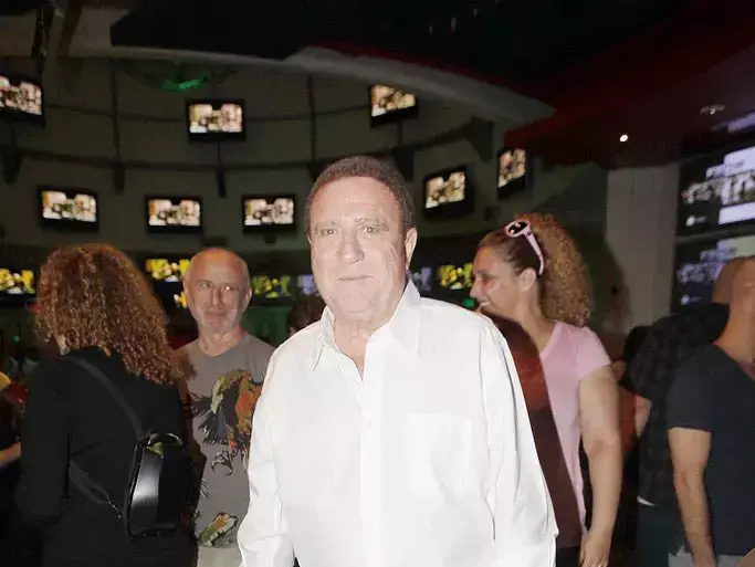 יהורם גאון (שוקה כהן) יהורם גאון (שוקה כהן)