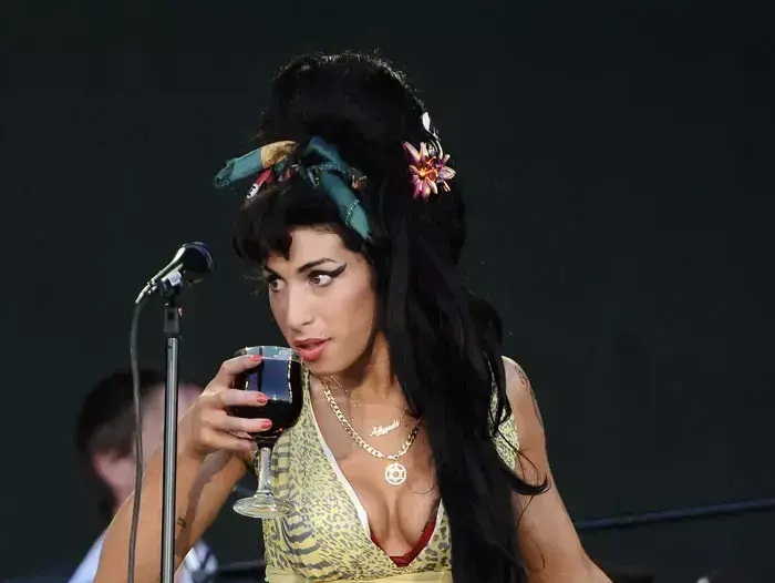 איימי וויינהאוס (GettyImages , Carlos Alvarez) איימי וויינהאוס (GettyImages , Carlos Alvarez)