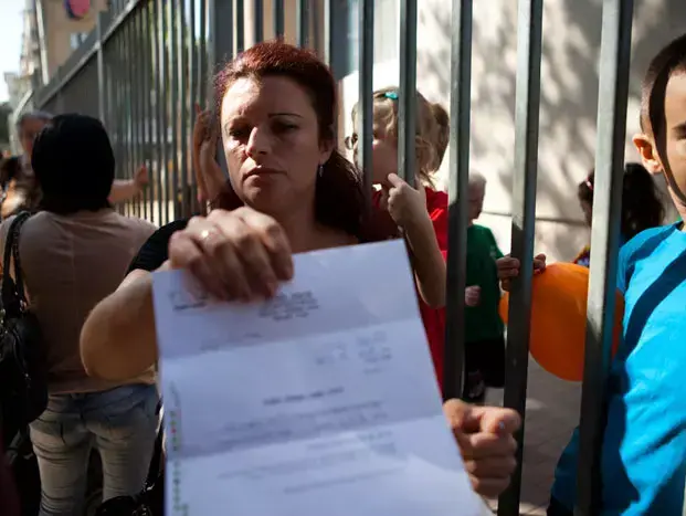 הורים לילדים הלומדים בבית ספר גורדון בפתח תקווה מפגינים במחאה על הגזענות כלפי ילדיהם בשיבוצם בבית ספר לעולים בלבד, ספטמבר 2011 (דרור עינב) הורים לילדים הלומדים בבית ספר גורדון בפתח תקווה מפגינים במחאה על הגזענות כלפי ילדיהם בשיבוצם בבית ספר לעולים בלבד, ספטמבר 2011 (דרור עינב)