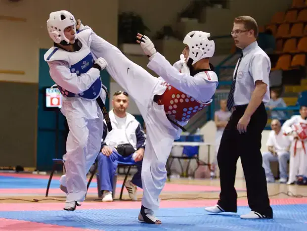 רון אטיאס, לוחם טקוואנדו ישראלי (יח"צ) רון אטיאס, לוחם טקוואנדו ישראלי (יח"צ)