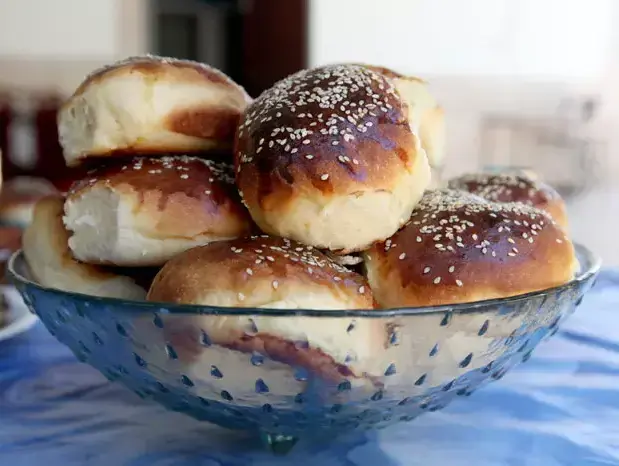 לחמניות מתוקות (יח"צ , נועה ברנע) לחמניות מתוקות (יח"צ , נועה ברנע)