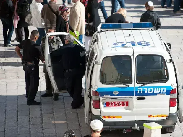 משטרה, דצמבר 2011 (עומר מירון) משטרה, דצמבר 2011 (עומר מירון)