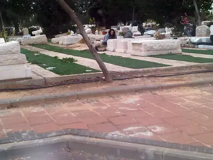 חוקר רצח הודיה קדם: "לגיטימי לחקור גם על הקבר" (ספק 500 , שי מכלוף, חדשות 2) חוקר רצח הודיה קדם: "לגיטימי לחקור גם על הקבר" (ספק 500 , שי מכלוף, חדשות 2)
