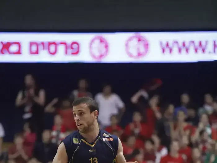 יחזקאל סקוורר שחקן מ.כ. הבקעה (מגד גוזני) יחזקאל סקוורר שחקן מ.כ. הבקעה (מגד גוזני)