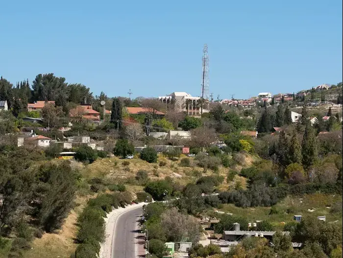 התנחלות קדומים, אפריל 2012 (עומר מירון) התנחלות קדומים, אפריל 2012 (עומר מירון)