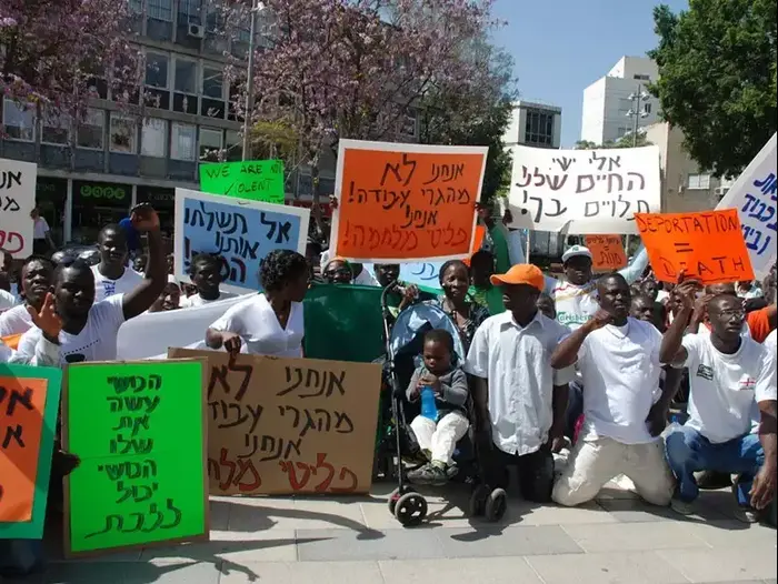 הפגנה גדולה של פליטי חוף השנהב נגד החלטת שר הפנים אלי ישי,אפריל 2012 (ספק 500) הפגנה גדולה של פליטי חוף השנהב נגד החלטת שר הפנים אלי ישי,אפריל 2012 (ספק 500)
