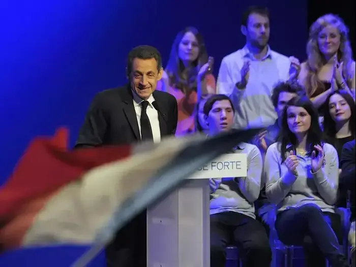 נשיא צרפת ניקולא סרקוזי בעצרת בחירות, אפריל 2012 (רויטרס) נשיא צרפת ניקולא סרקוזי בעצרת בחירות, אפריל 2012 (רויטרס)