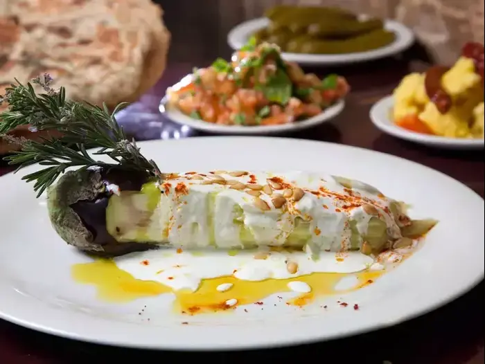 חציל אפוי עם יוגורט באל באבור (יח"צ , דניאל לילה) חציל אפוי עם יוגורט באל באבור (יח"צ , דניאל לילה)