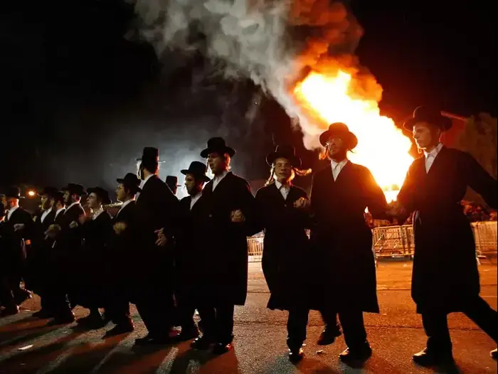 חסידות סאטמר חוגגת את ל"ג בעומר בניו יורק (רויטרס)