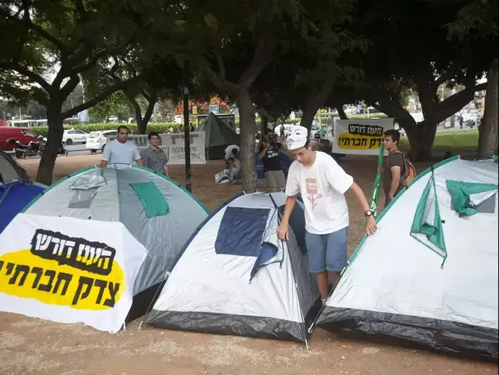 מאהל מחאה חברתית בגן וולובסקי (יותם רונן) מאהל מחאה חברתית בגן וולובסקי (יותם רונן)