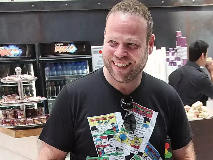 אדיר מילר (אביב חופי) אדיר מילר (אביב חופי)