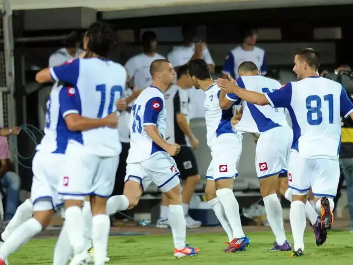 שחקני עירוני קרית שמונה חוגגים (ברני ארדוב) שחקני עירוני קרית שמונה חוגגים (ברני ארדוב)