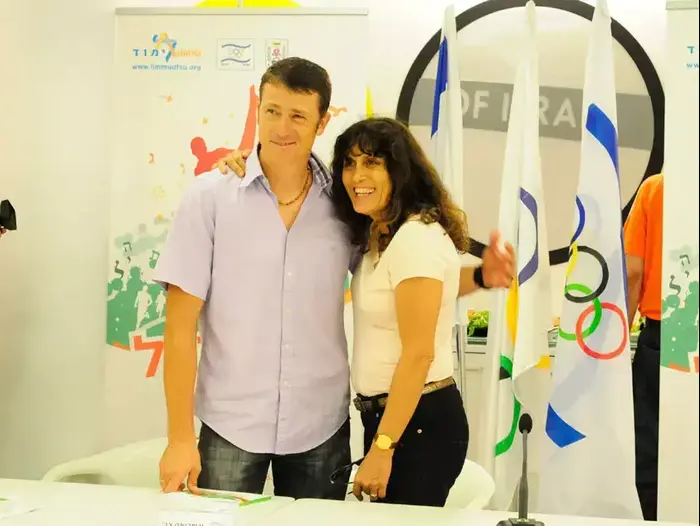 אלכס אברבוך, אסתר רוט שחמורוב (ניב אהרונסון) אלכס אברבוך, אסתר רוט שחמורוב (ניב אהרונסון)