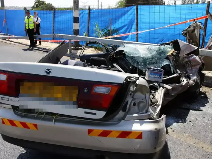 תאונת דרכים קטלנית שבה נהרגו גבר ואישה בקלנסווה , ספטמבר 2012 (שלומי גבאי) תאונת דרכים קטלנית שבה נהרגו גבר ואישה בקלנסווה , ספטמבר 2012 (שלומי גבאי)