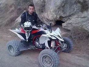 הארכת מעצר ליניב פיירובוסקין החשוד בדריסת האצניות בטרקטורון סמוך לגבעת ברנר, ספטמבר 2012 (צילום מסך , facebook.com) הארכת מעצר ליניב פיירובוסקין החשוד בדריסת האצניות בטרקטורון סמוך לגבעת ברנר, ספטמבר 2012 (צילום מסך , facebook.com)