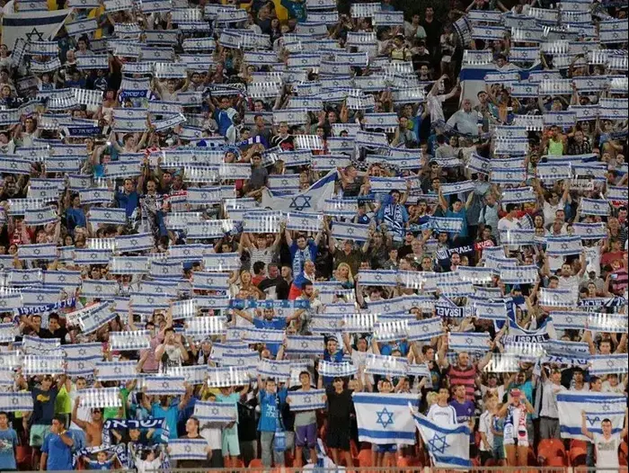 אוהדי נבחרת ישראל (ברני ארדוב) אוהדי נבחרת ישראל (ברני ארדוב)
