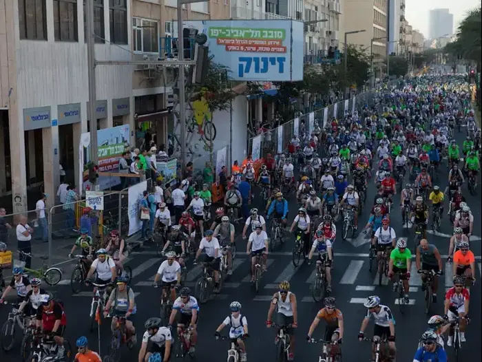 סובב תל אביב יפו באופניים, תל אביב יפו, אוקטובר 2012 (דרור עינב) סובב תל אביב יפו באופניים, תל אביב יפו, אוקטובר 2012 (דרור עינב)