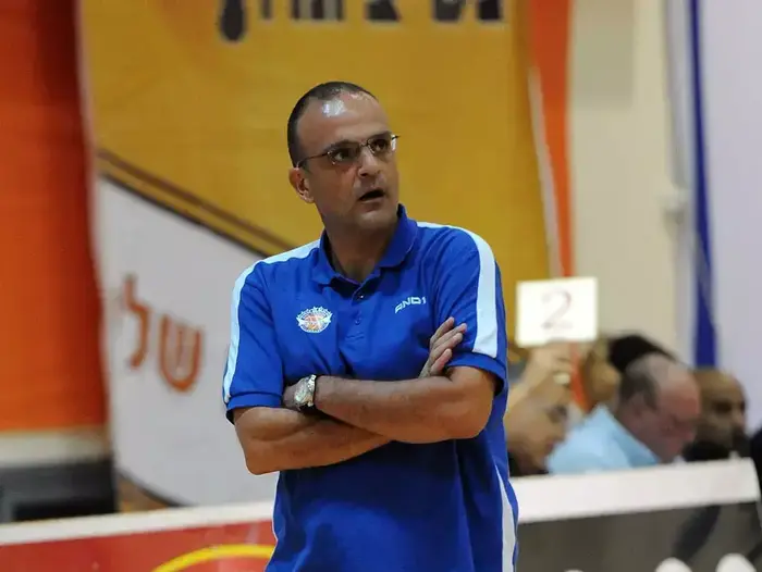 אריאל בית הלחמי מאמן בני הרצליה (ברני ארדוב) אריאל בית הלחמי מאמן בני הרצליה (ברני ארדוב)