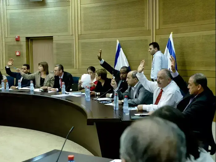 דיון בוועדת הכנסת על פיזור הכנסת (עומר מירון) דיון בוועדת הכנסת על פיזור הכנסת (עומר מירון)