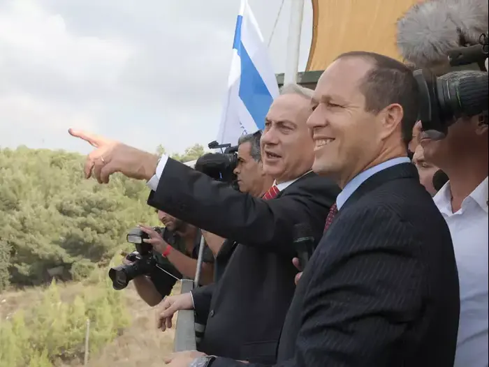 בנימין נתניהו וניר ברקת מסיירים בשכונת גילה בירושלים (לשכת העיתונות הממשלתית , משה מילנר) בנימין נתניהו וניר ברקת מסיירים בשכונת גילה בירושלים (לשכת העיתונות הממשלתית , משה מילנר)